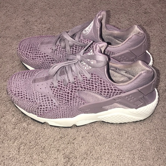 nike huarache womens purple